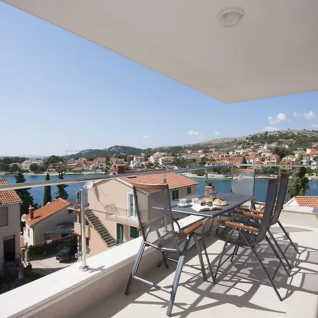 Tena Apartment